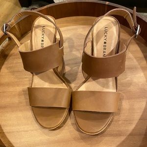 Lucky Brand cognac sandals - great neutral sandal that goes with everything